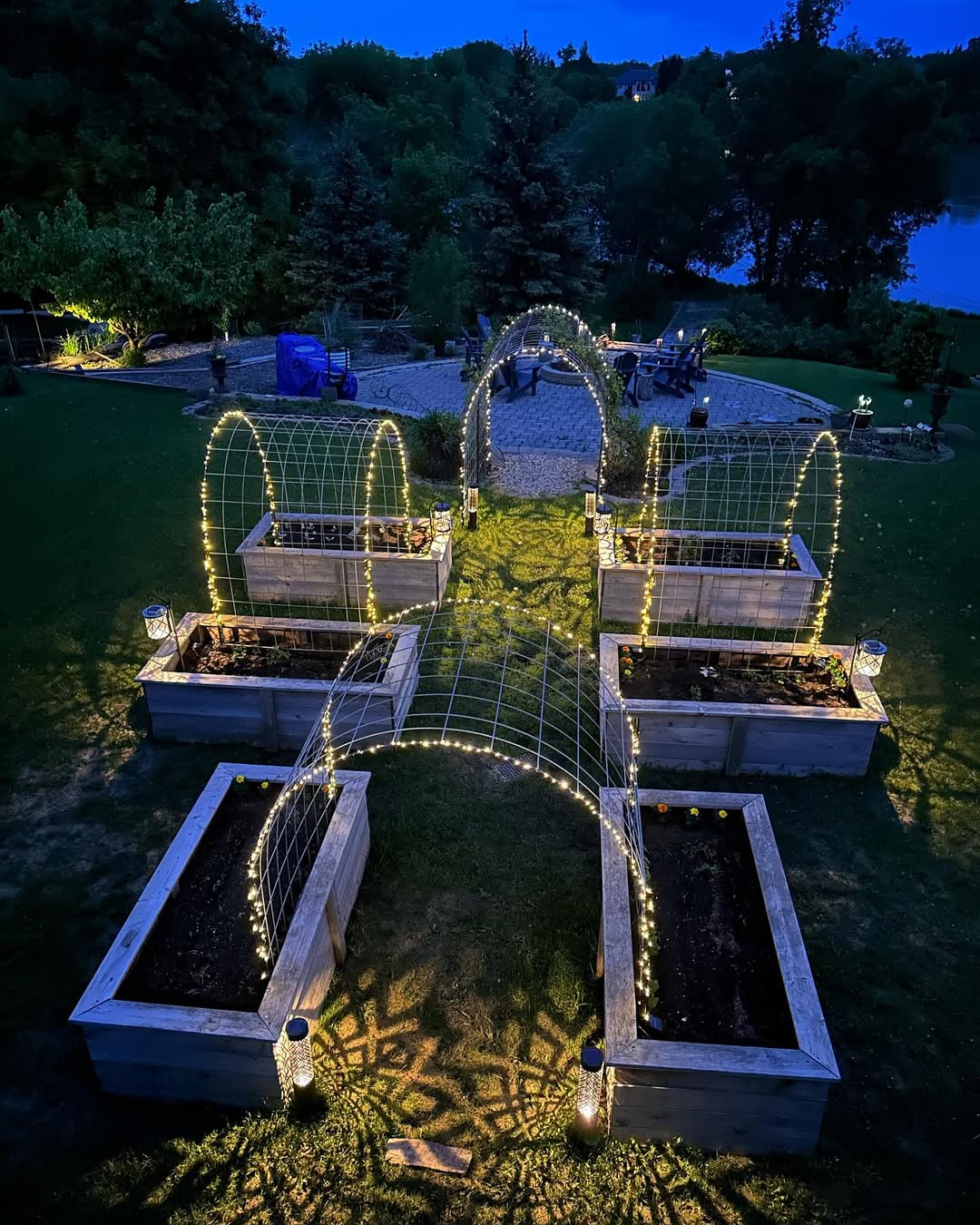 Loving our nighttime garden view 😍